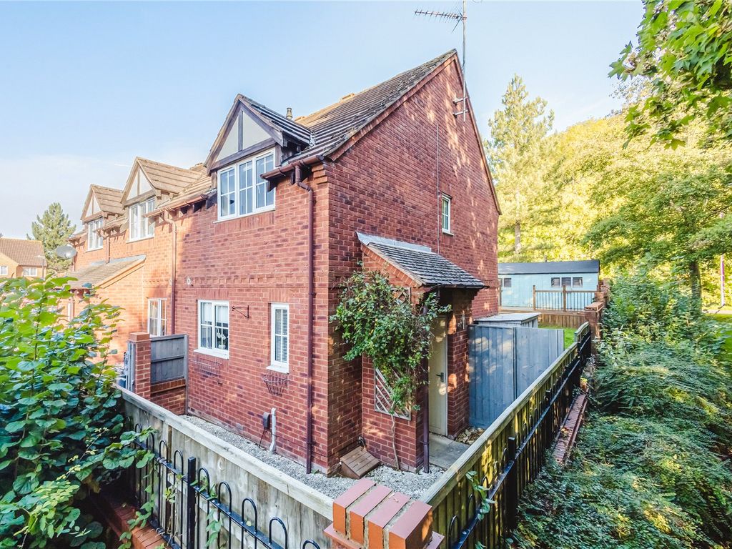 3 bed end terrace house for sale in Stenbury Close, Ash Brake, Swindon