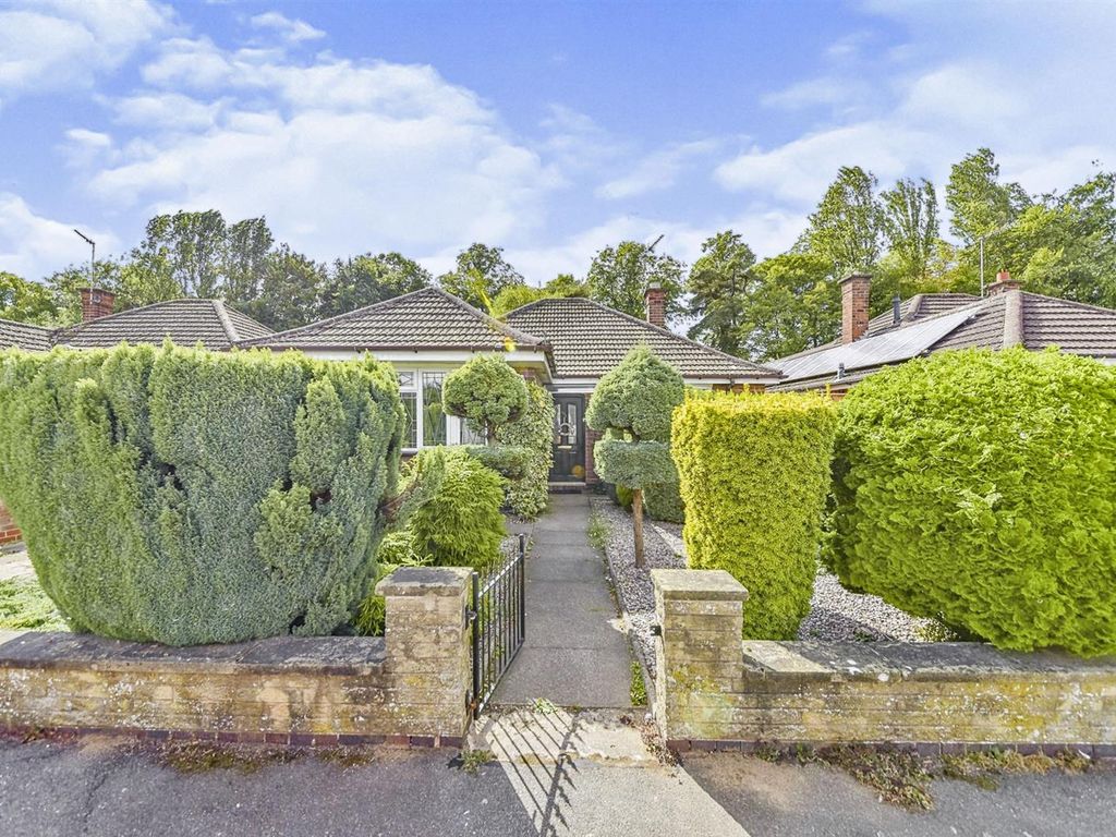 2 bed detached bungalow for sale in Welbeck Avenue, Burbage, Hinckley