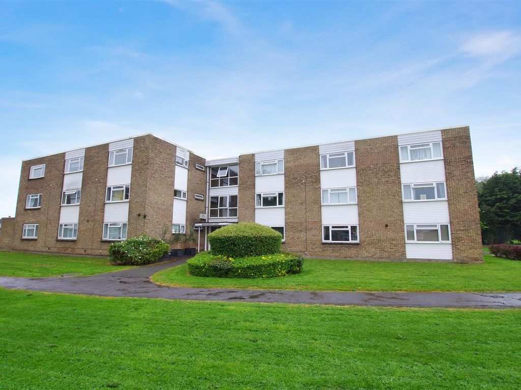1 bed flat to rent in Marlborough Court, Royal Wootton Bassett, Swindon