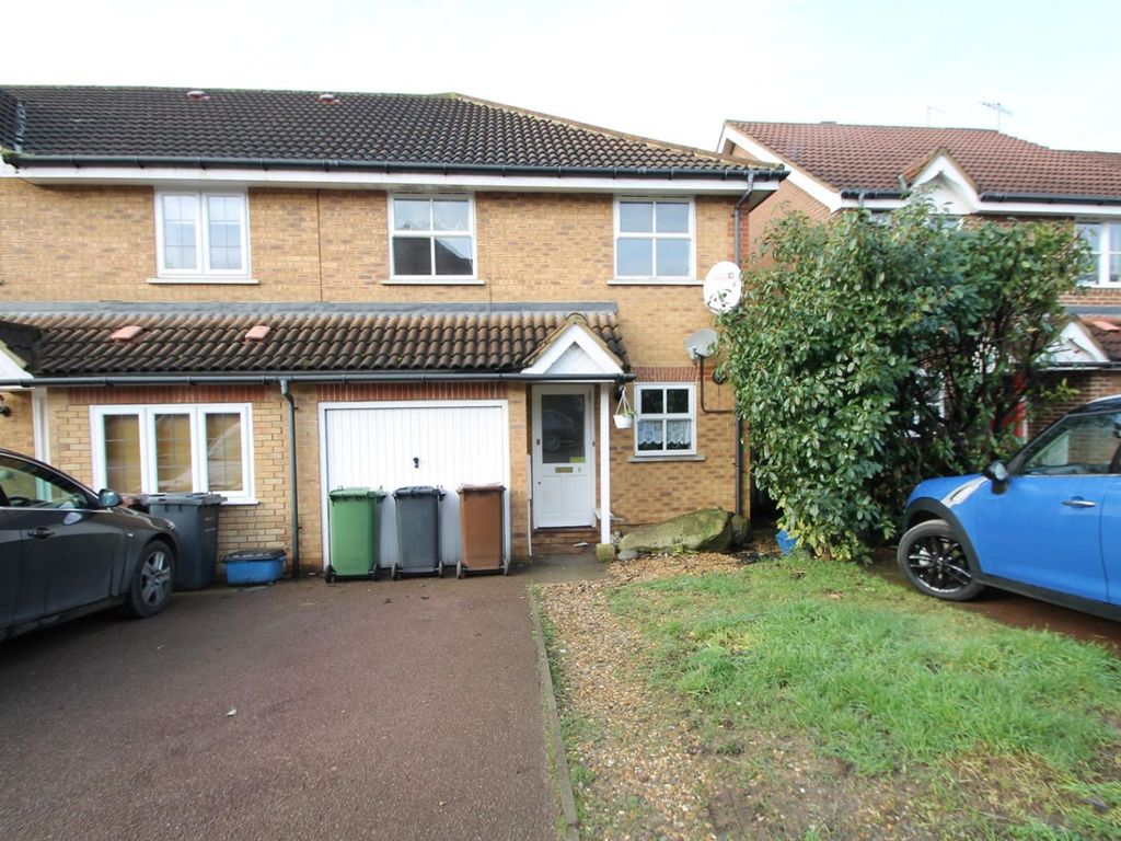 3 bed semidetached house to rent in Malden Fields, Bushey
