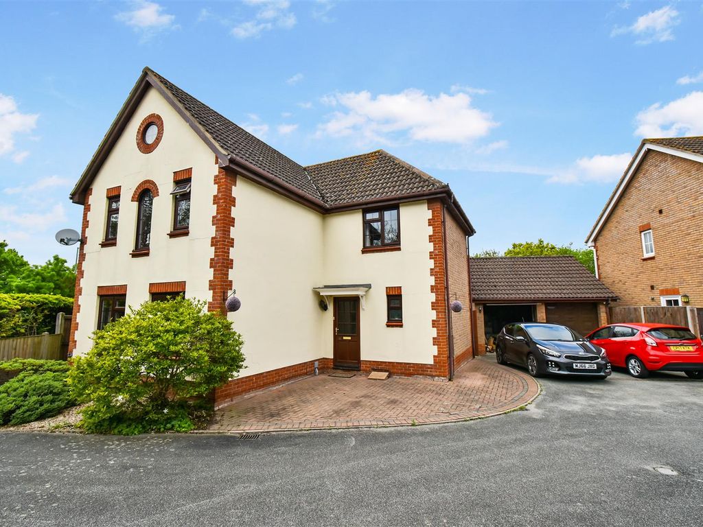 4 bed detached house for sale in Spire Chase, Sudbury CO10 Zoopla