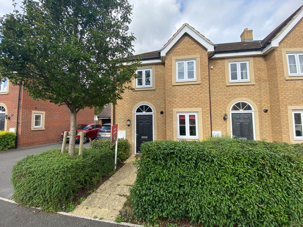 2 bed semidetached house to rent in Culverhouse Road, Swindon SN1 Zoopla
