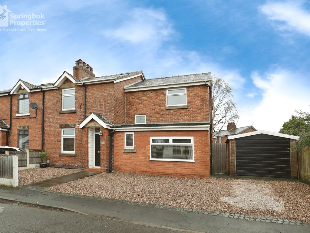 5 bed semidetached house for sale in Moss Nook, Burscough, Lancashire