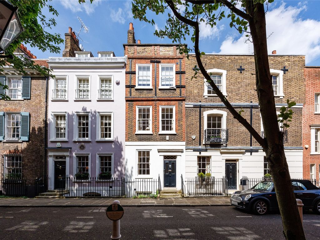 4 bed terraced house for sale in Upper Cheyne Row, Chelsea, London SW3