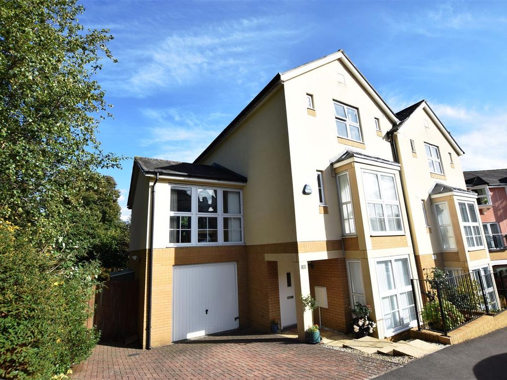 4 bed town house for sale in Pier Close, Portishead, Bristol BS20, £