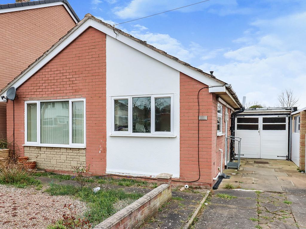 2 bed bungalow for sale in Fieldhouse Drive, Muxton, Telford