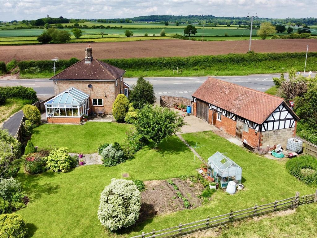 3 bed detached house for sale in Main Road, Minsterworth, Gloucester