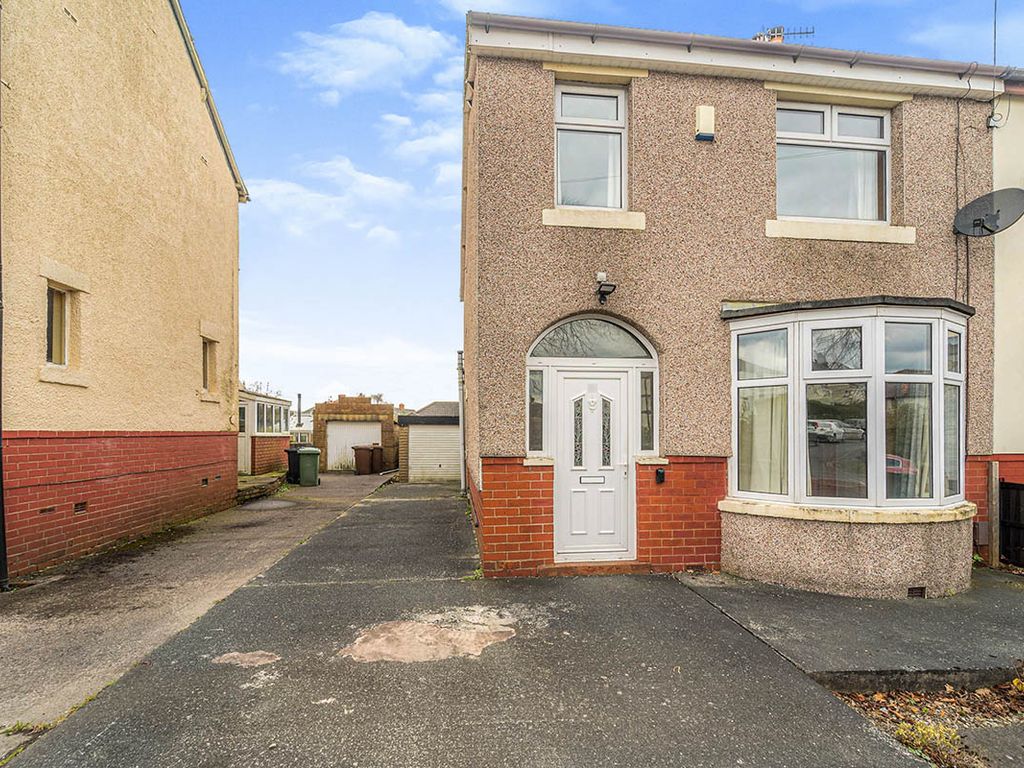 3 bed semidetached house for sale in Reynolds Street, Burnley
