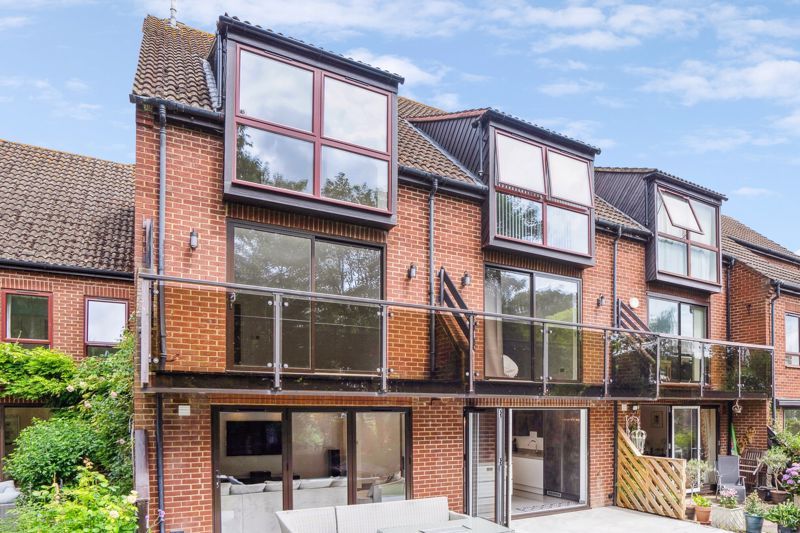 2 bed flat for sale in Temple Mill Island, Marlow SL7 Zoopla