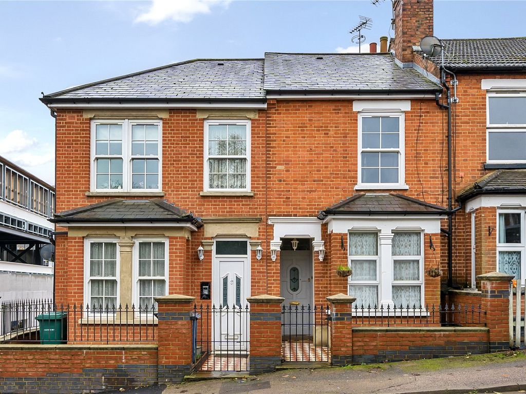 5 bed semidetached house for sale in Moxon Street, EN5, £