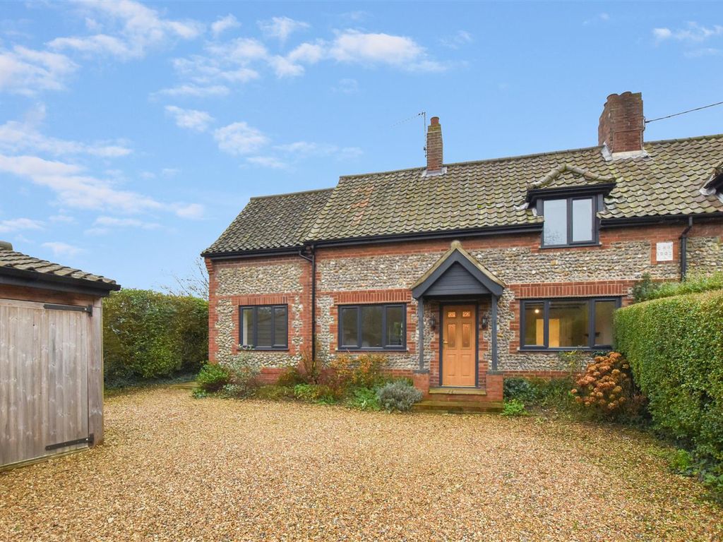 4 bed semidetached house for sale in Crossdale Street, Northrepps