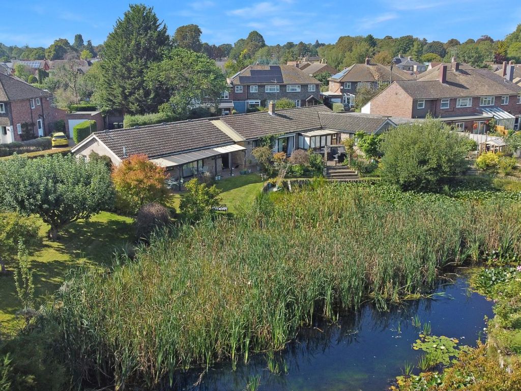 4 bed bungalow for sale in Greenfield Close, Stapleford, Cambridge CB22, £1,000,000 Zoopla
