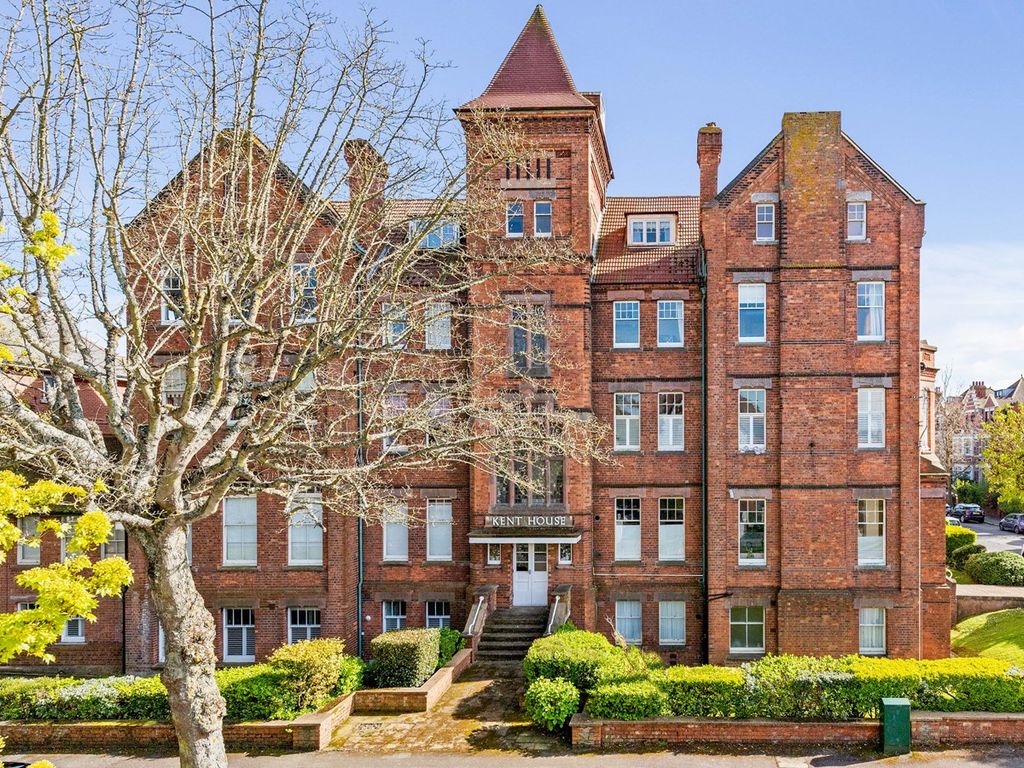 2 bed flat for sale in Bouverie Road West, Folkestone CT20, £220,000