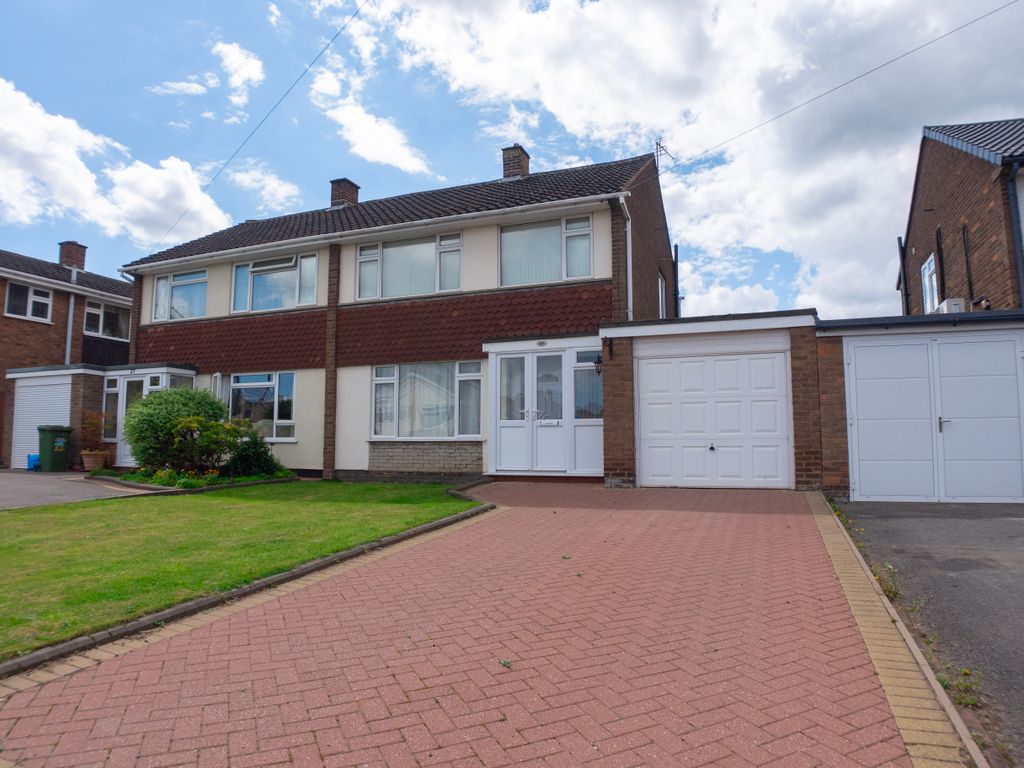 3 bed semidetached house for sale in Browns Lane, Tamworth B79, £