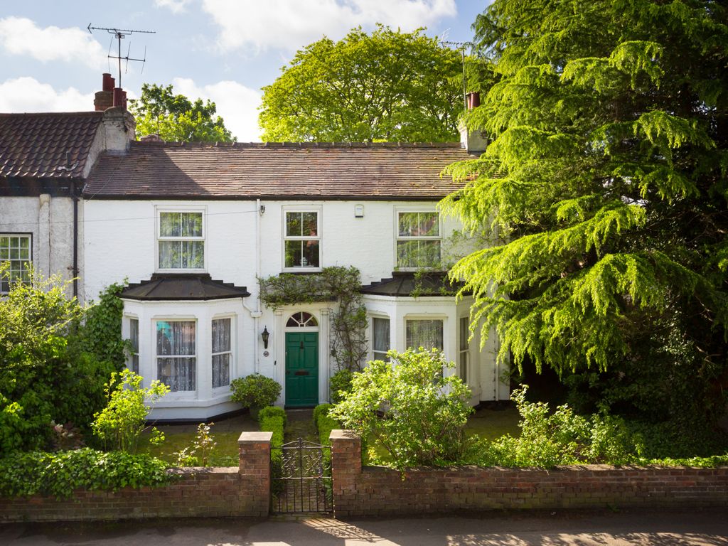 4 bed end terrace house for sale in Heworth Village, York YO31, £