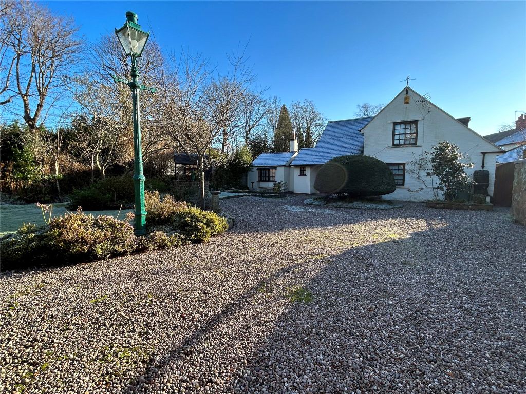 4 bed detached house for sale in Leighton Road, Neston CH64, £695,000