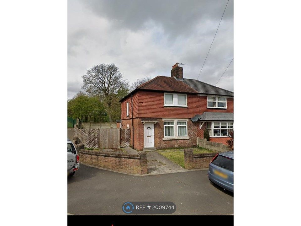 3 bed terraced house to rent in Princess Avenue, St. Helens WA10, £900