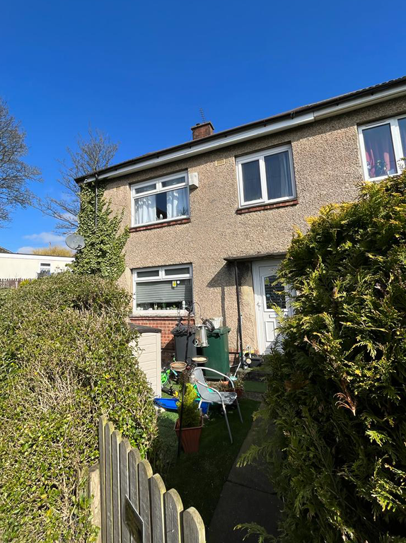 3 bed semidetached house for sale in Carisbrooke Crescent, Bradford