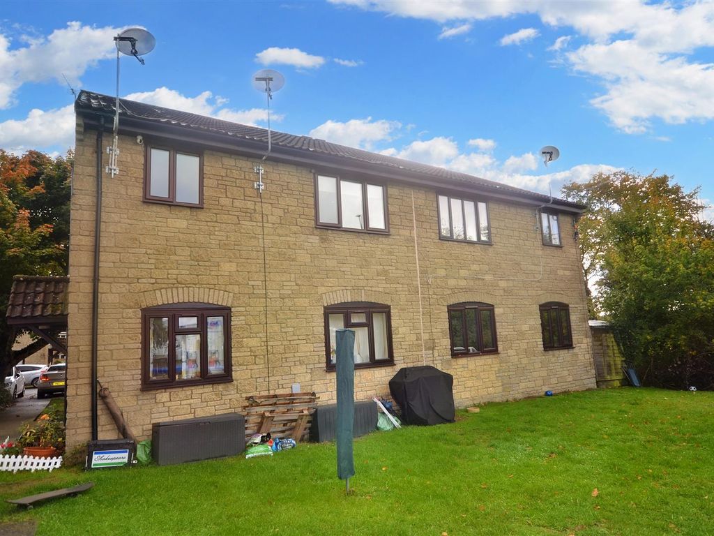 2 bed flat for sale in Meadowcroft, New Road, Gillingham SP8 Zoopla