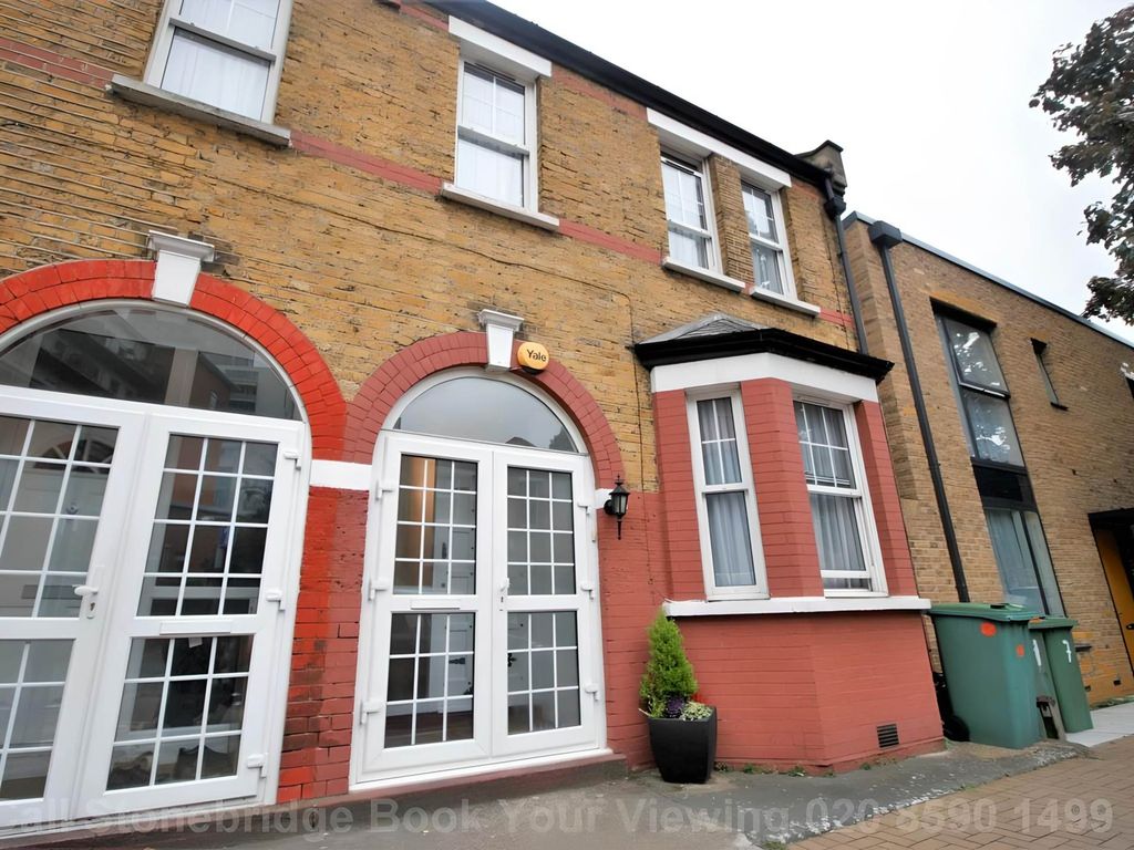 3 bed semidetached house for sale in Wise Road, Stratford E15, £