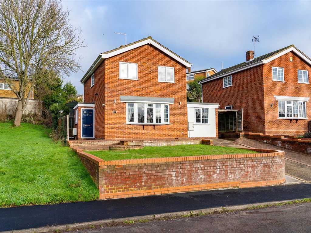 4 bed detached house for sale in Woodthorpe Close, Hadleigh, Ipswich