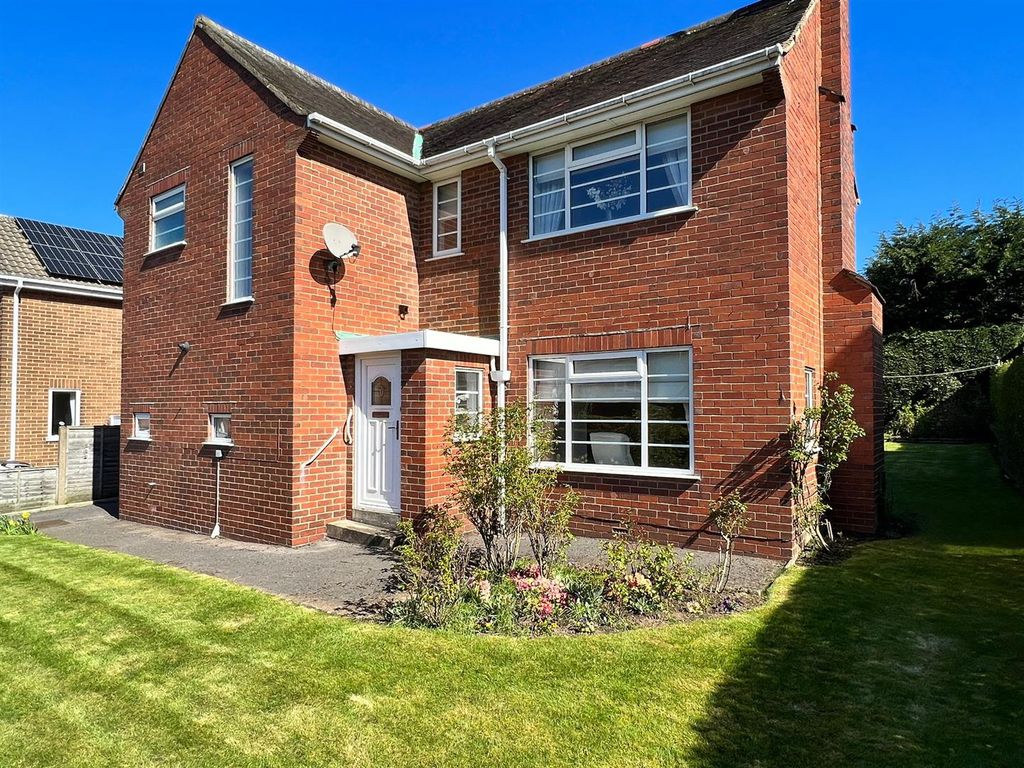 3 bed detached house for sale in Stepney Close, Scarborough YO12 Zoopla