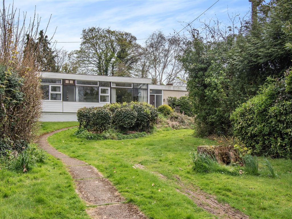 3 bed detached house for sale in Vicarage Lane, East Farleigh