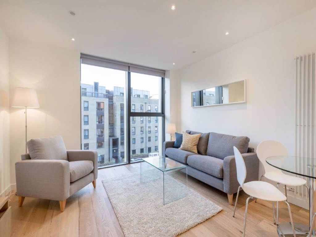 1 bed flat to rent in Simpson Loan, Quatermile, Edinburgh EH3, £1,600