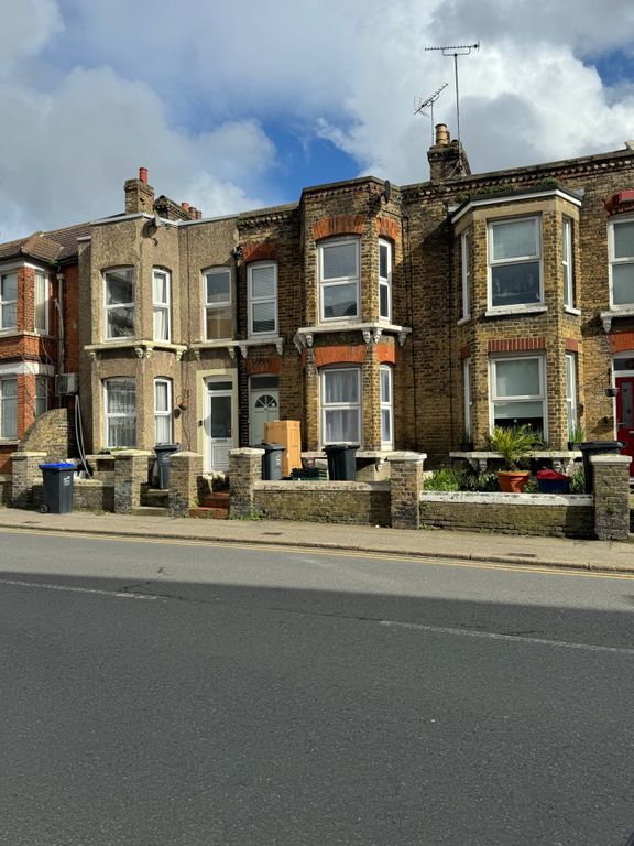 1 bed flat to rent in Eaton Road, Margate CT9, £625 pcm Zoopla