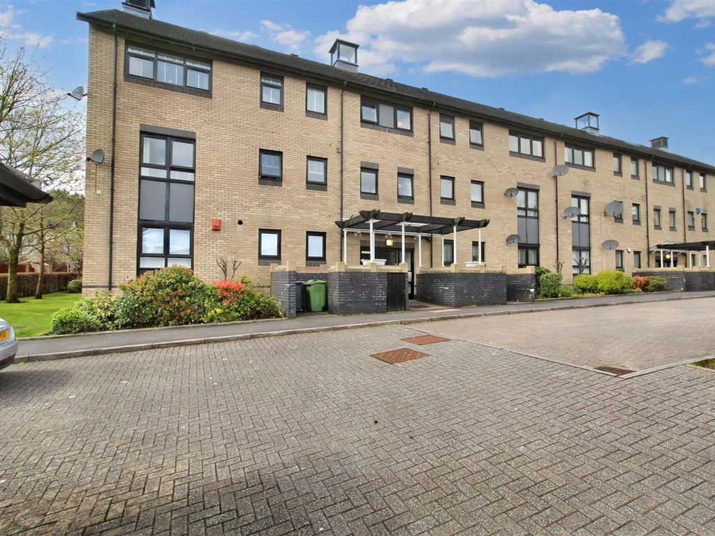 2 bed flat for sale in Ballagan Place, Milngavie, Glasgow G62, £205,000