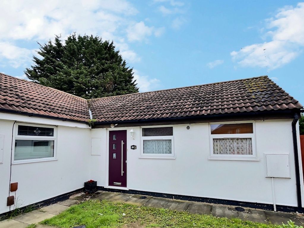 2 bed bungalow for sale in Wainwright, Peterborough PE4, £169,995 Zoopla