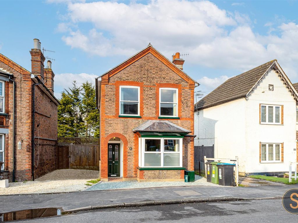 3 bed detached house for sale in Weymouth Street, Hemel Hempstead HP3