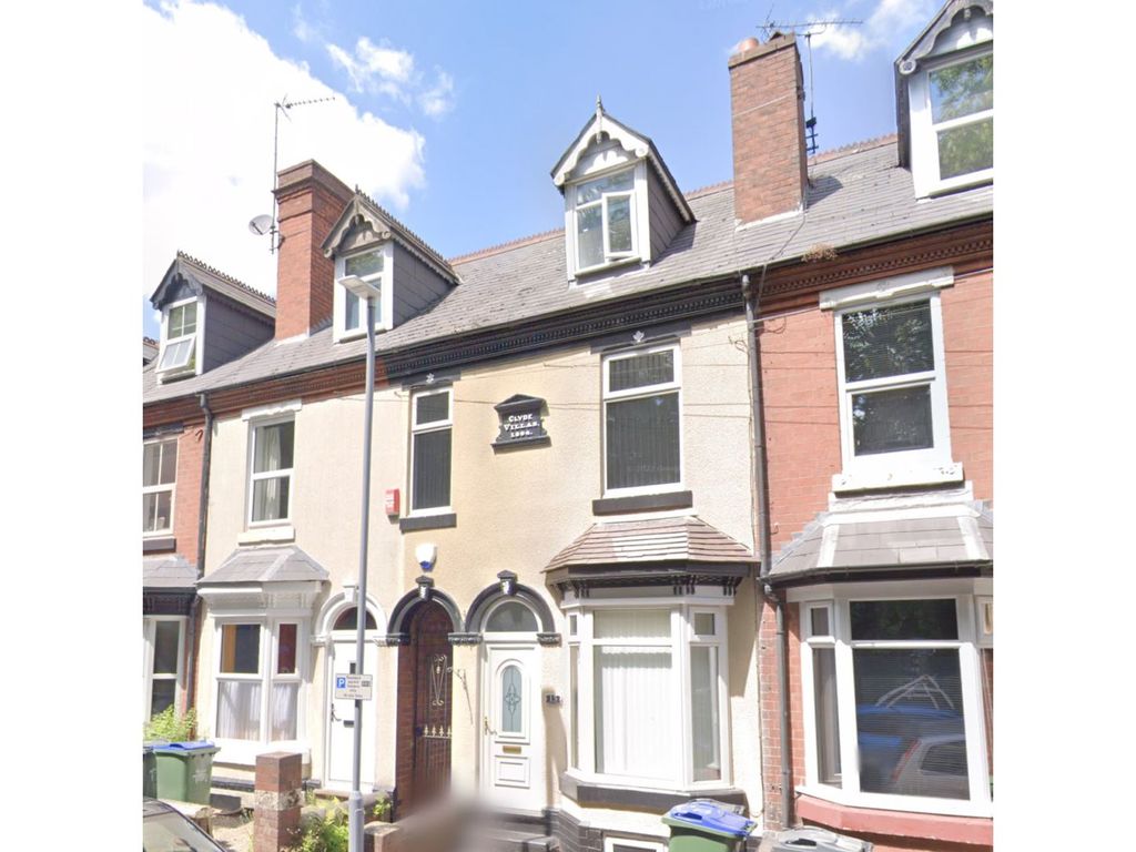 3 bed terraced house for sale in Avenue Road, Rowley Regis B65, £