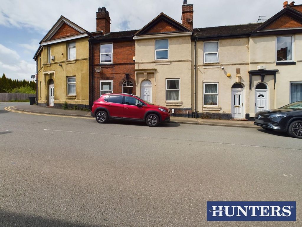 3 bed terraced house to rent in Victoria Street, Chesterton, Newcastle