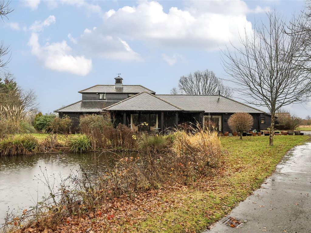 5 bed property for sale in Cradducks Lane, Staplehurst, Tonbridge TN12