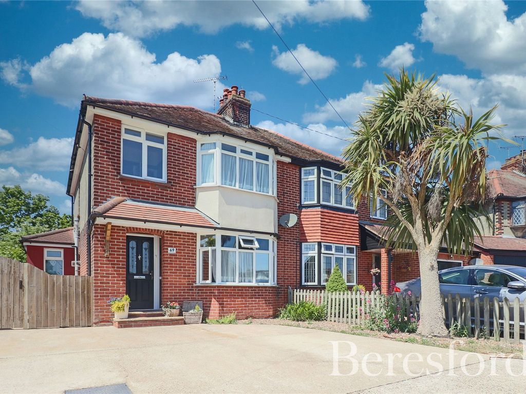 3 bed semidetached house for sale in Rickstones Road, Witham CM8, £