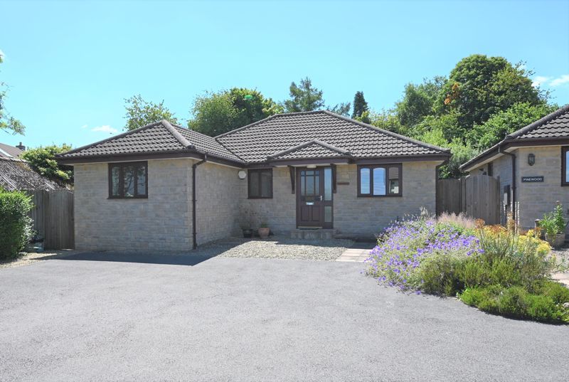 3 bed detached bungalow for sale in Broadway, Radstock BA3