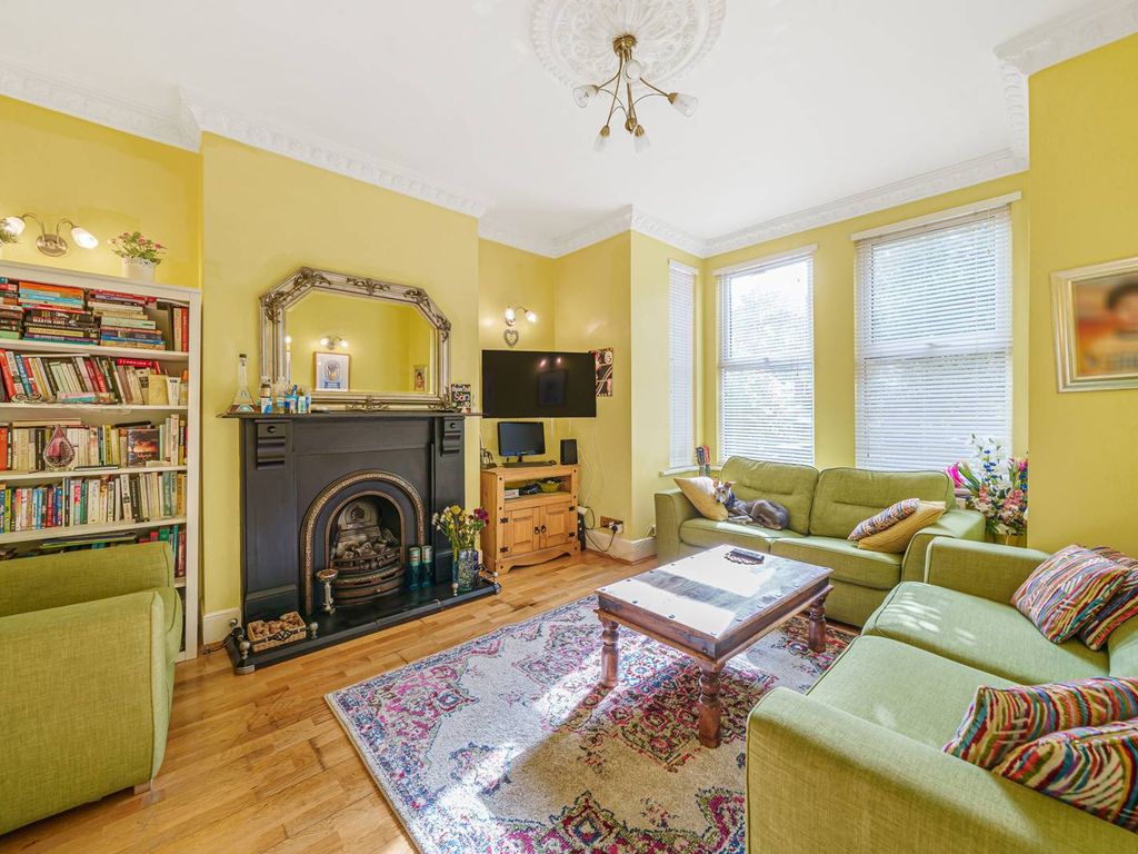 3 bed terraced house for sale in York Road, Wood Green, London N11, £