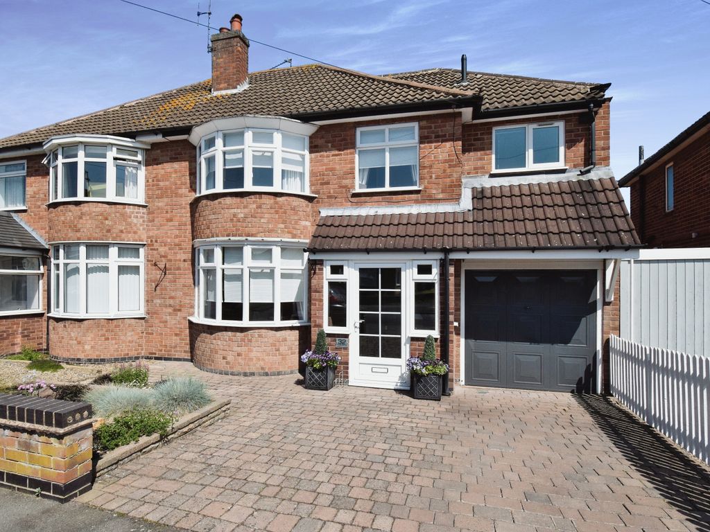 4 bed semidetached house for sale in Grangeway Road, Wigston