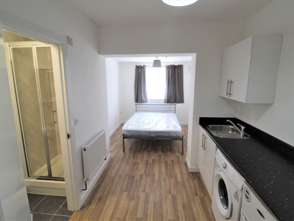 Studio to rent in Oakmere Avenue, Potters Bar EN6 Zoopla