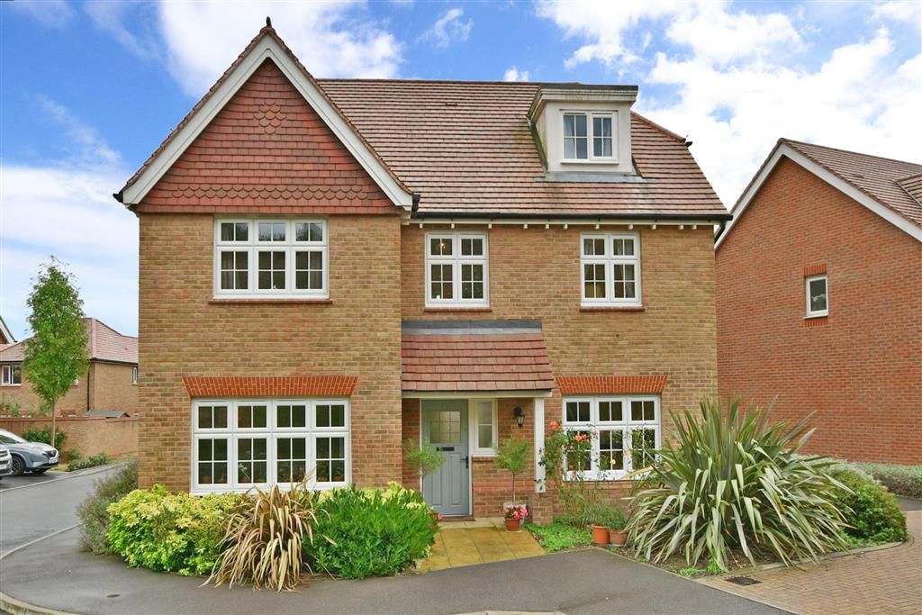 5 bed detached house for sale in The Limes, Halling, Rochester, Kent