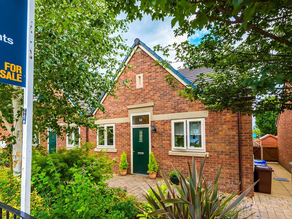 2 bed semidetached bungalow for sale in Elliott Street, Tyldesley, Manchester M29, £240,000