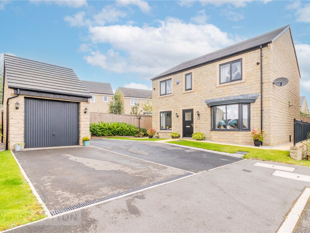 4 bed detached house for sale in Smithy Way, Lindley, Huddersfield