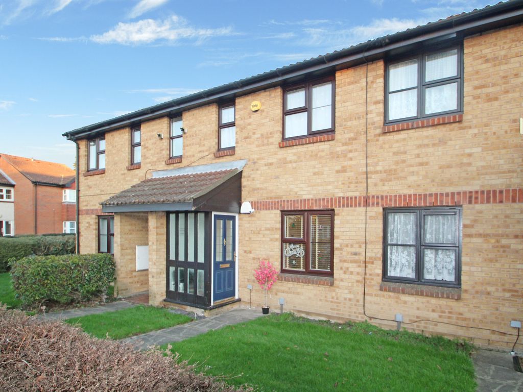 1 bed flat to rent in Clarkes Drive, Uxbridge, Greater London UB8 Zoopla