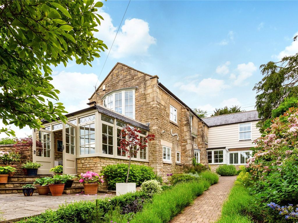 3 bed detached house for sale in Gloucester Road, Bath BA1, £895,000