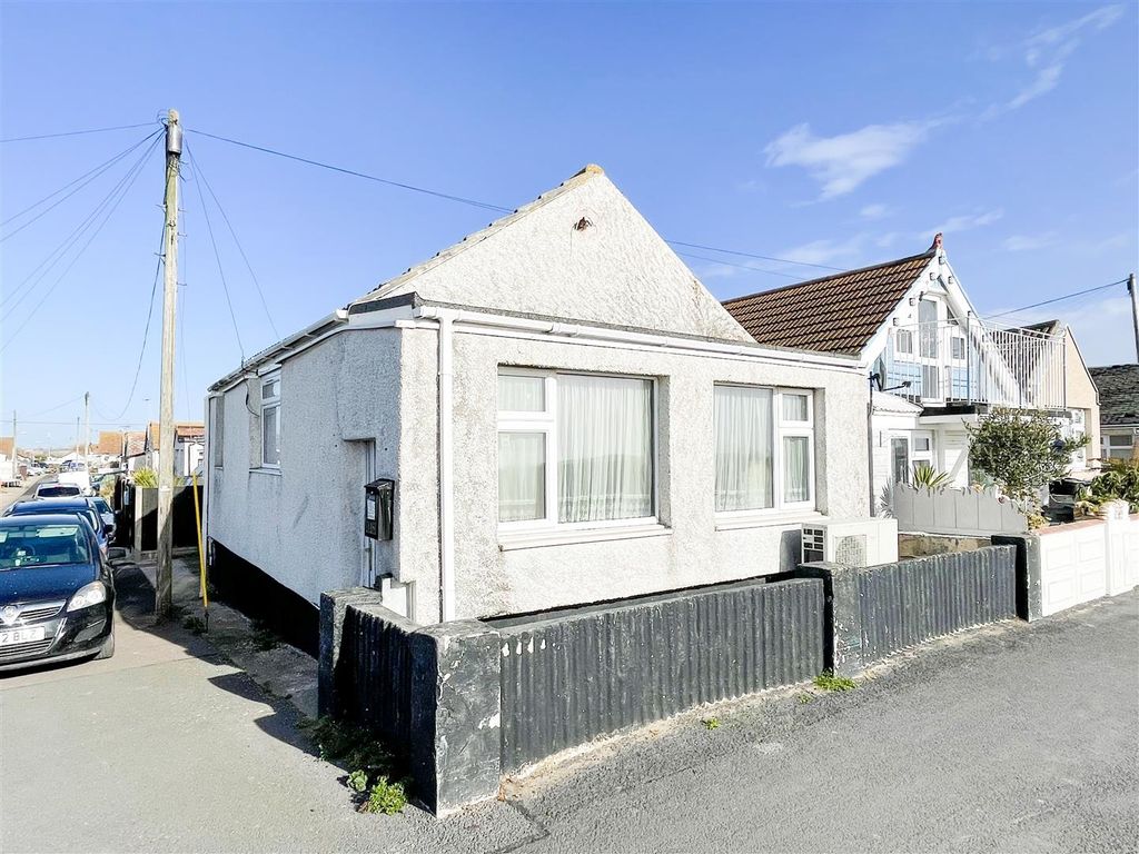 3 bed detached bungalow for sale in Brooklands, Jaywick, ClactonOnSea