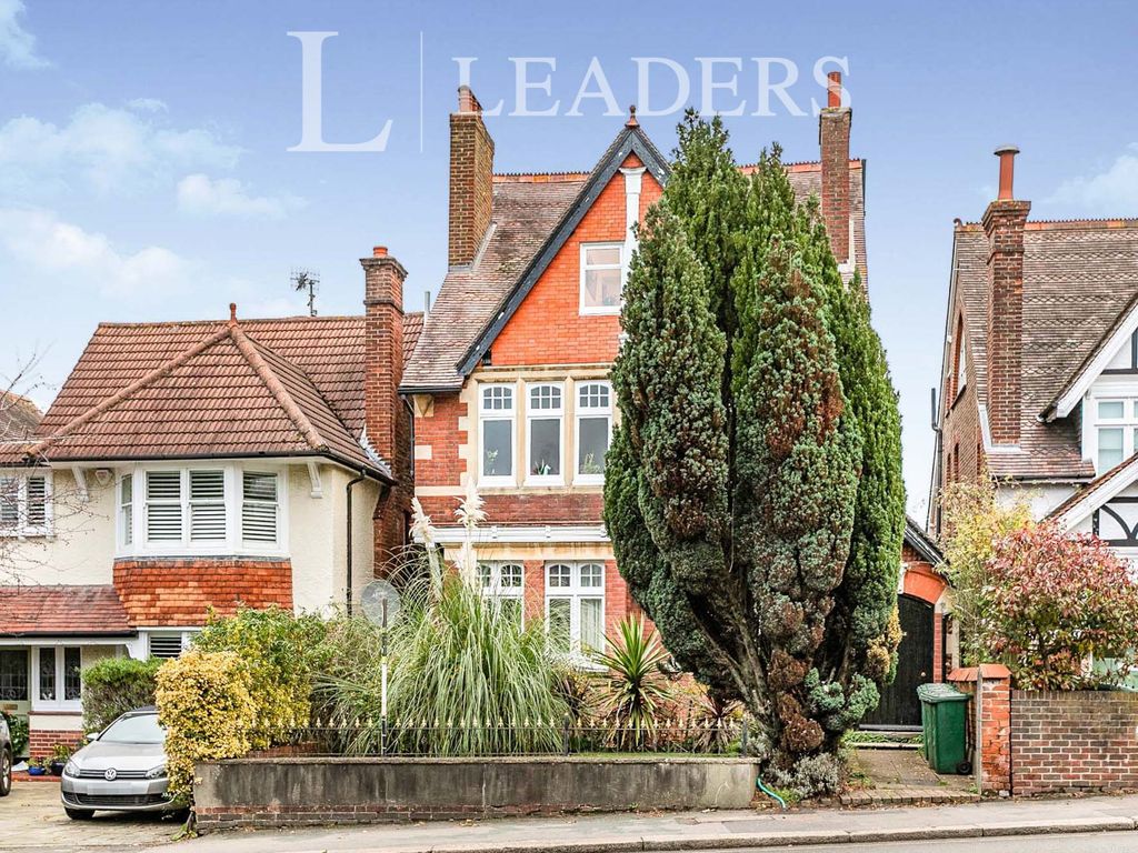 Studio to rent in Reigate Road, Reigate RH2 Zoopla