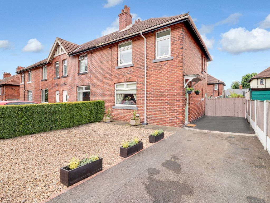 3 bed end terrace house for sale in Castle Mount, Dewsbury, West