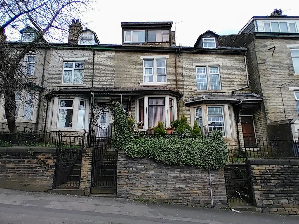 4 bed terraced house for sale in Whetley Hill, Bradford BD8, £150,000