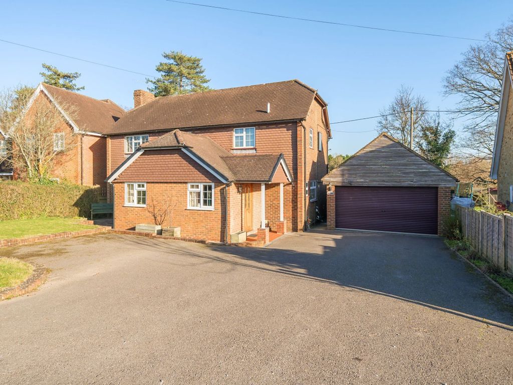 4 bed detached house for sale in Furze View, Slinfold RH13, £800,000